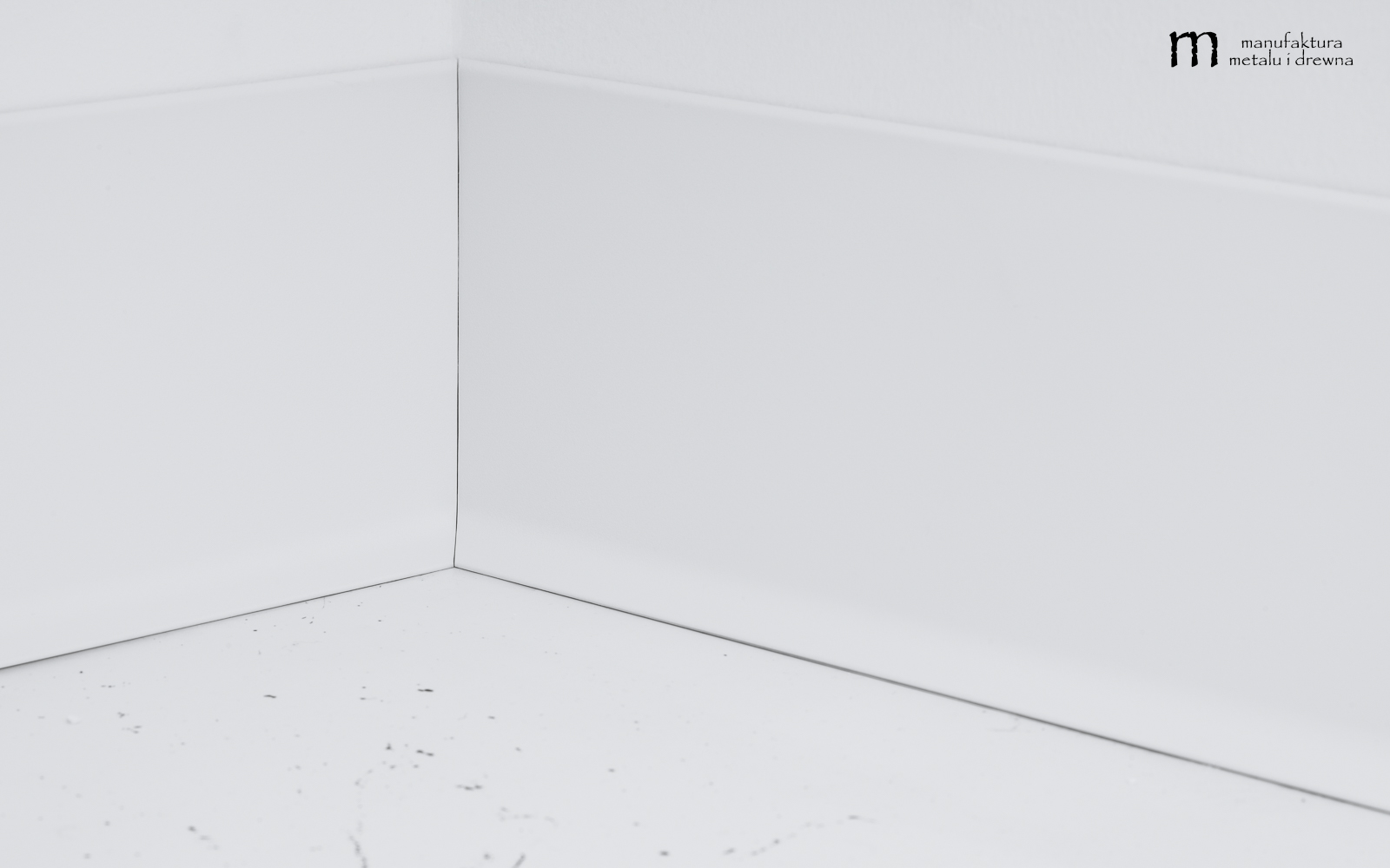 Aluminiowa listwa przypodłogowa 10 cm - biała - obrazek 7