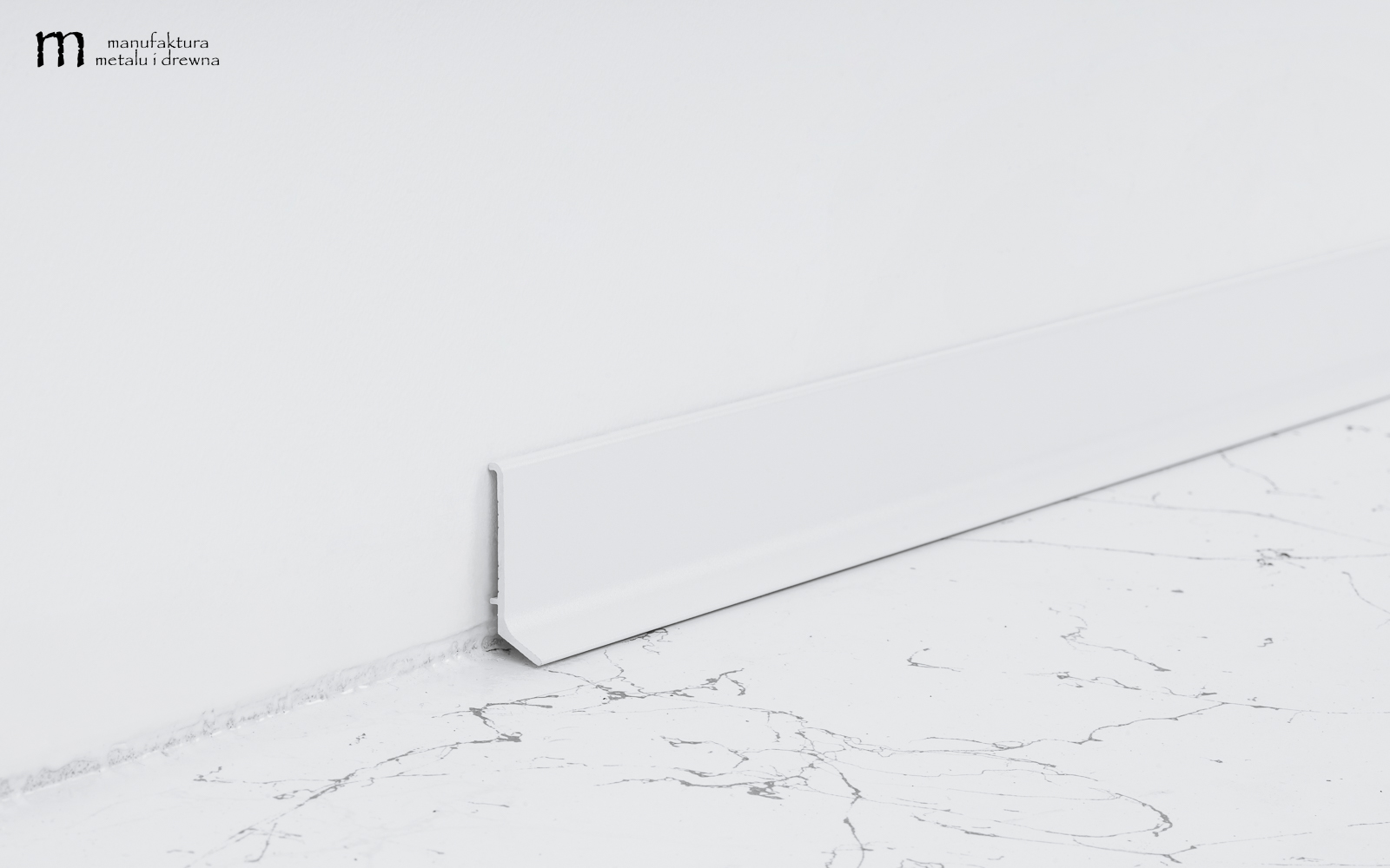 Aluminiowa listwa przypodłogowa 4 cm - biała