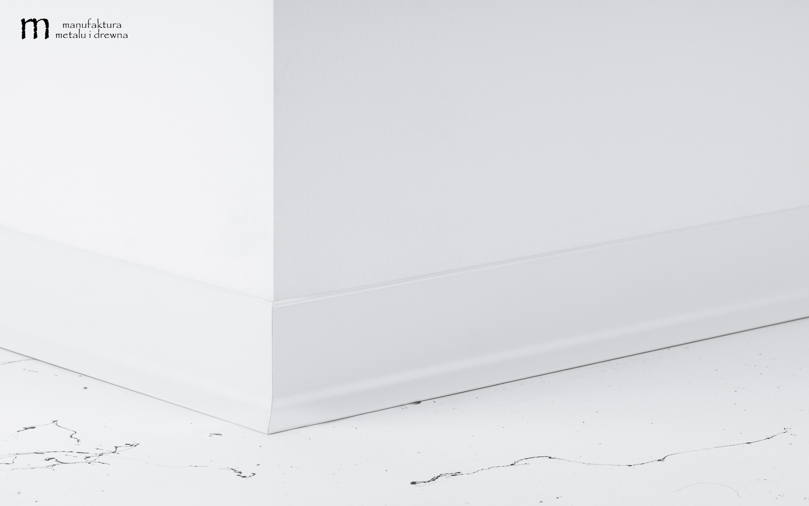 Aluminiowa listwa przypodłogowa 4 cm - biała - obrazek 5