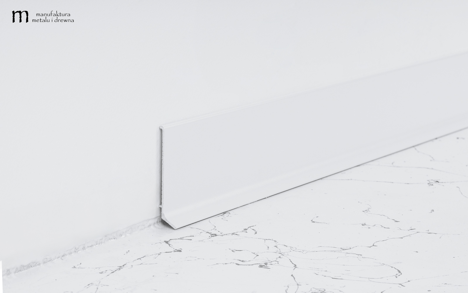 Aluminiowa listwa przypodłogowa 6 cm - biała